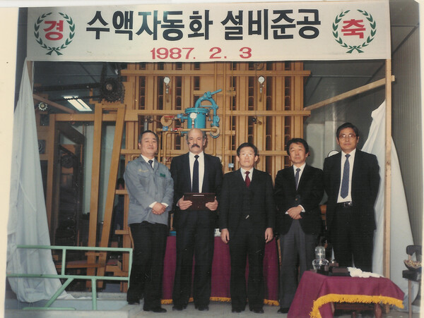 ​C&C신약연구소 설립 조인식. /JW그룹 제공이종호 JW그룹 명예회장(왼쪽에서 세번째). /JW그룹 제공