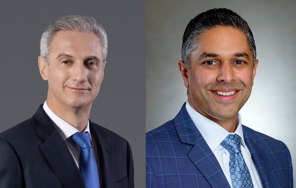 로베르토 렘펠 한국GM 사장(왼쪽)과 실판 아민 GM해외사업부문(GMI) 사장 /사진=한국GM