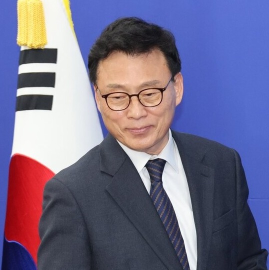 박광온 더불어민주당 원내대표가 4일 오전 국회에서 열린 정책조정회의에 참석하고 있다. /연합뉴스