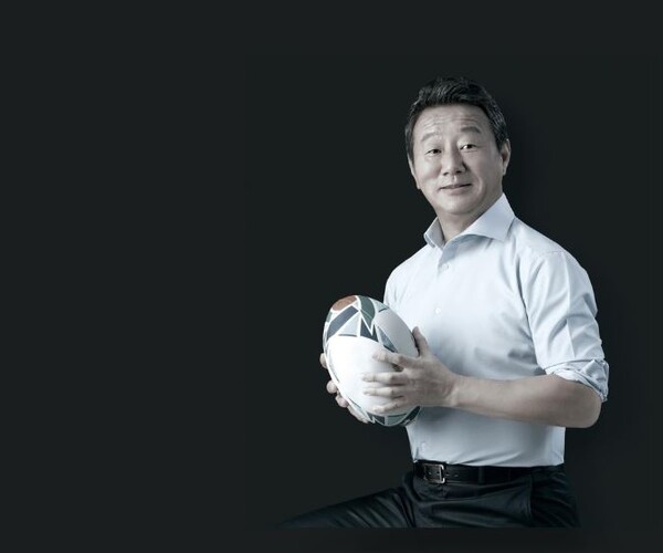 최윤 OK금융그룹 회장 겸 대한럭비협회장의 모습, /대한럭비협회 제공