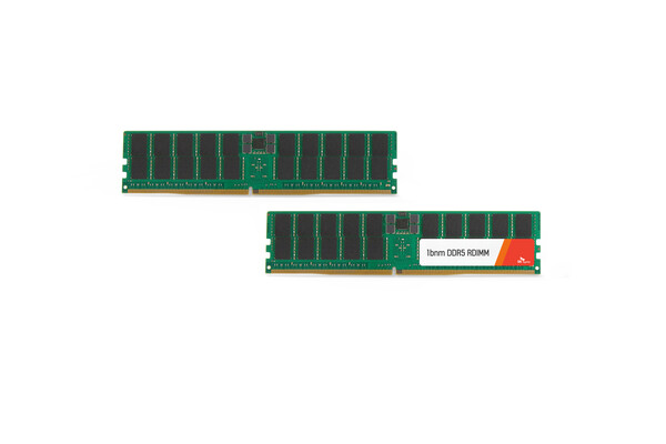 SK하이닉스 1b DDR5 서버용 64기가바이트 D램 모듈. /SK하이닉스
