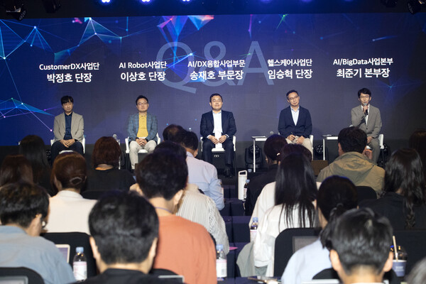 KT가 21일 AI 사업 기자간담회를 열어 Q&A를 진행하고 있다. /KT