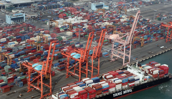 대한상공회의소가 최근 전국 2,307개 제조업체를 대상으로 ‘기업경기전망지수(BSI:Business Survey Index)’를 조사한 결과, 기업들은 3분기를 부정적으로 전망했다. / 연합뉴스 제공