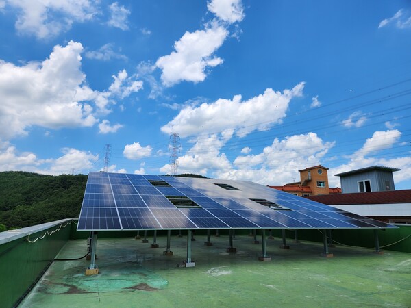 한국동서발전은 29일 울산지역 중증장애인 복지시설인 혜진원에 ‘EWP에너지1004’ 프로젝트의 일환으로 태양광 발전설비를 지원했다.