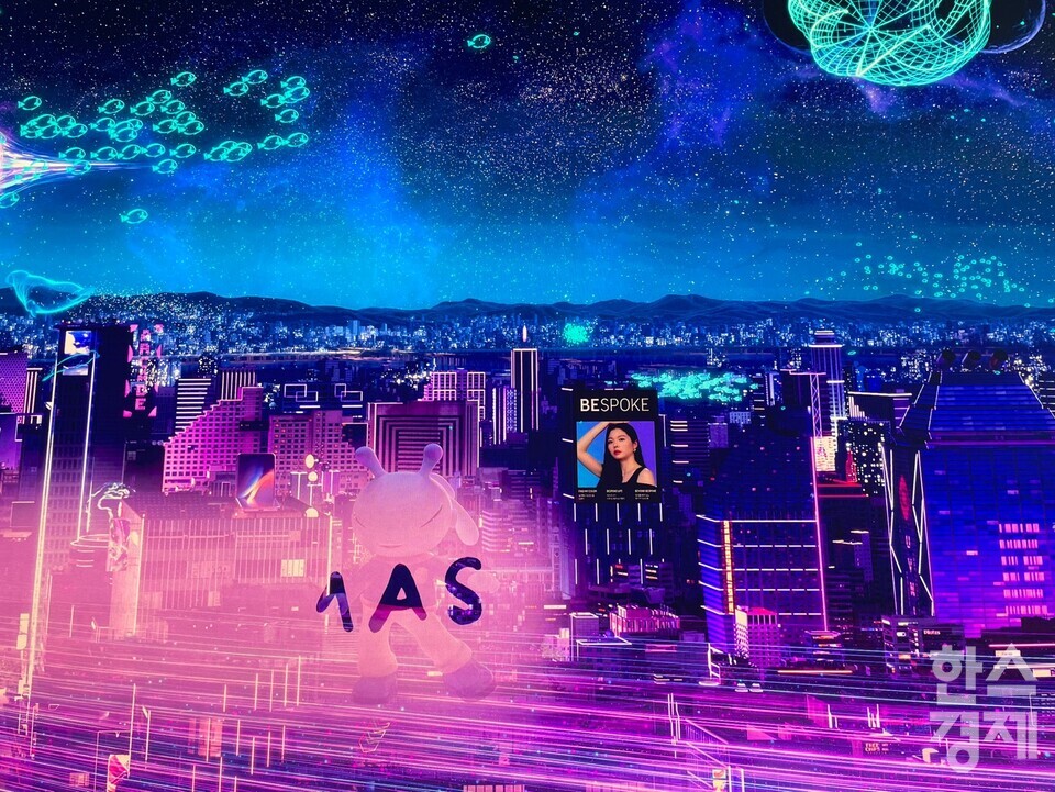 '삼성 강남' 4층에 위치한 초대형 디스플레이 '더월'. /한스경제