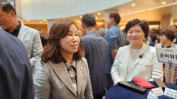 내 삶을 바꾸는 희망화성 선포식에 참석한 김경희 화성시의회 의장./ 김두일 기자