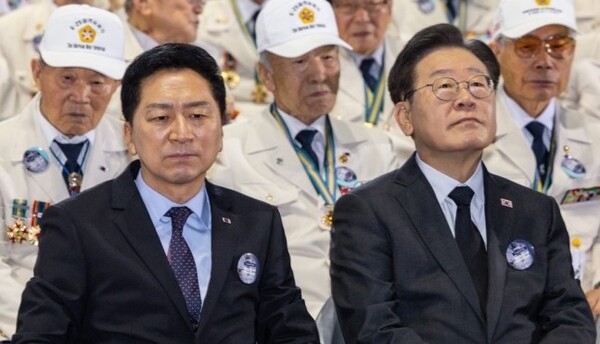 김기현(왼쪽) 국민의힘 대표와 이재명 더불어민주당 대표의 모습이다. /연합뉴스