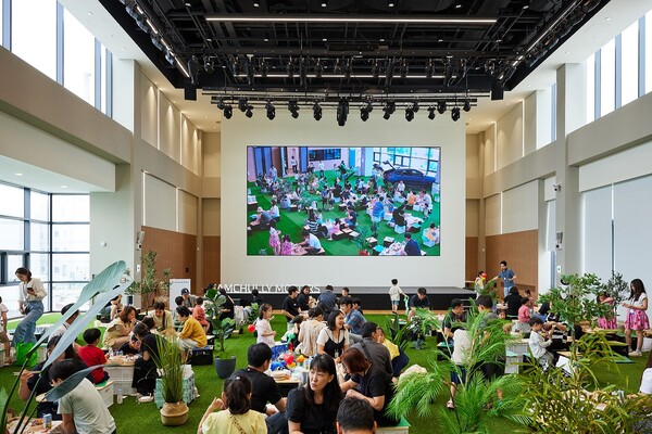  '2023삼천리 모터스 어린이 그림대회' 참가자들이 그림을 그리고 있다. 삼천리 제공