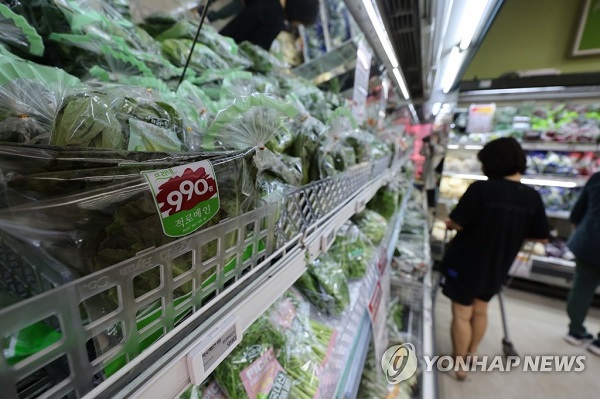 한국은행이 26일 발표한 '2023년 7월 소비자동향조사 결과'에 따르면 이달 소비자심리지수는 지난달 대비 2.5p 상승한 103.2로 나타났다. /연합뉴스