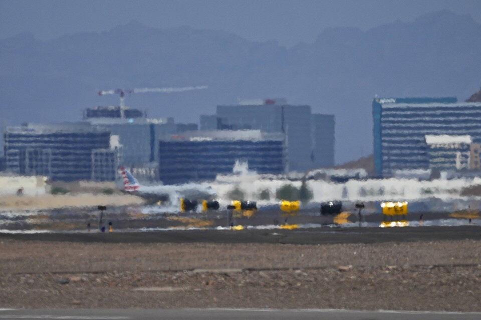 25일(현지시간) 미국 애리조나주 피닉스에 있는 스카이 하버 국제공항의 모습. 피닉스는 이달 섭씨 43도를 넘는 날이 26일 동안 연속으로 이어져 기록을 경신했다. / 연합뉴스 