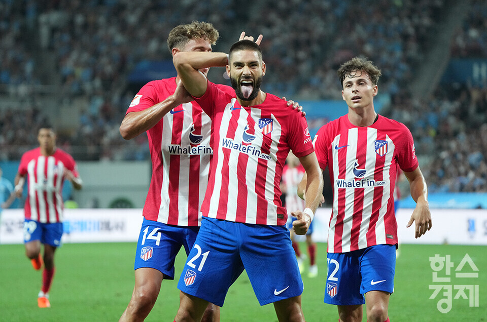 아틀레티코 마드리드의 야닉 카라스코(가운데). /최대성 기자