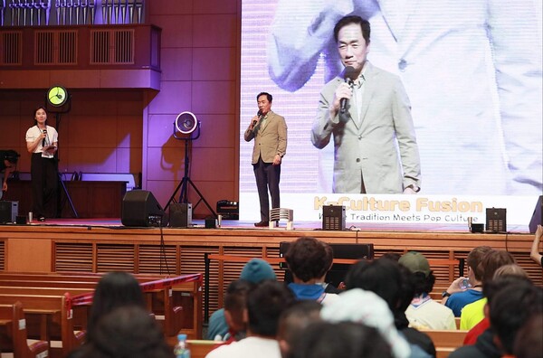 정장선 시장은 “한미 우호 증진의 미래 리더인 미 잼버리 스카우트 참가자들이 한국 문화를 이해하고 향후 상호 문화교류에 이바지할 수 있기를 바란다”고 전했다./ 정장선 시장 페이스북 사진 캡쳐