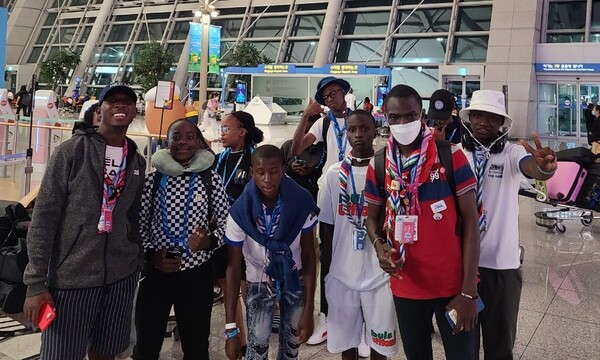 용인특례시(시장 이상일)에 체류 중이던 감비아ㆍ보츠와나 잼버리 대원 16명이 14일 새벽 출국함에 따라 대원들에 대한 용인의 지원활동도 종료했다./ 용인특례시 제공