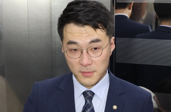 17일 국회 윤리특별위원회에서 나온 김남국 의원./ 연합뉴스