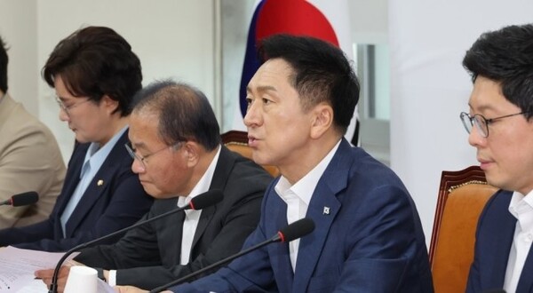 김기현 국민의힘 대표가 21일 국회 당 사무실에서 최고위원회의를 개최했다. /연합뉴스