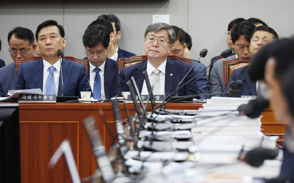 30일 국회에서 열린 운영위원회 전체회의./ 연합뉴스 