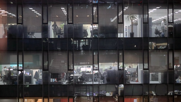 대한상공회의소가 최근 포괄임금제를 도입하고 있는 300여개사를 대상으로 실시한 ‘현행 포괄임금제에 대한 기업 인식 조사’를 실시한 결과, 기업의 74.7%는 ‘포괄임금제를 현행대로 유지해야 한다’는 입장을 밝혔다. / 연합뉴스