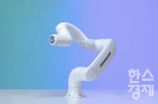 두산로보틱스가 출시한 F&B 협동로봇 / 두산로보틱스