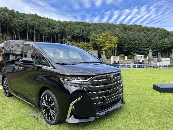 토요타 '알파드' 전경 / 권선형 기자