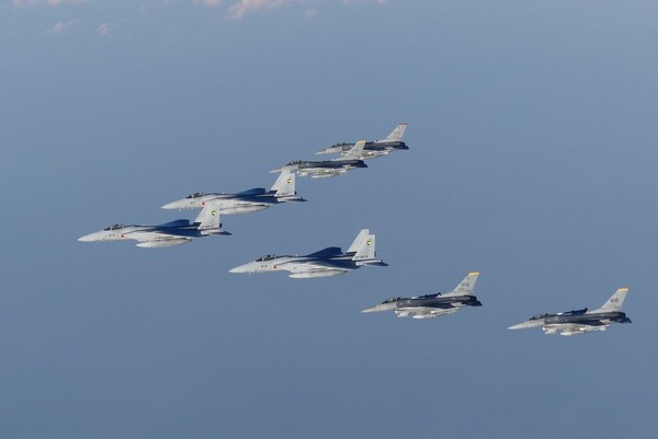 일본 항공자위대 F-15 전투기가 비행하는 모습. /연합뉴스