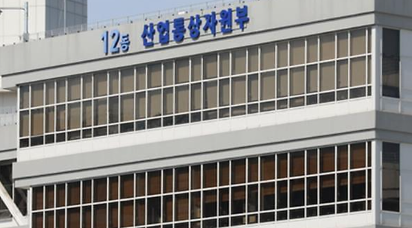 팔레스타인 무장정파 하마스가 이스라엘 남부에 공세를 가한 것을 시작으로 양측의 무력충돌이 심화되고 있는 가운데, 산업통상자원부가 석유·가스 수급 상황을 긴급 점검했다. / 연합뉴스