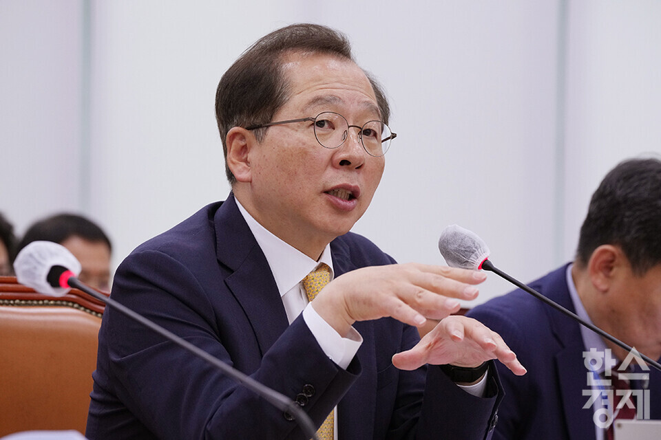 조승환 해양수산부장관이 12일 서울 여의도 국회에서 열린 농림축산식품해양수산위원회의 해양수산부 등에 대한 국정감사에서 질의에 답변하고 있다. /최대성 기자 dpdaesung@sporbiz.co.kr 2023.10.12.