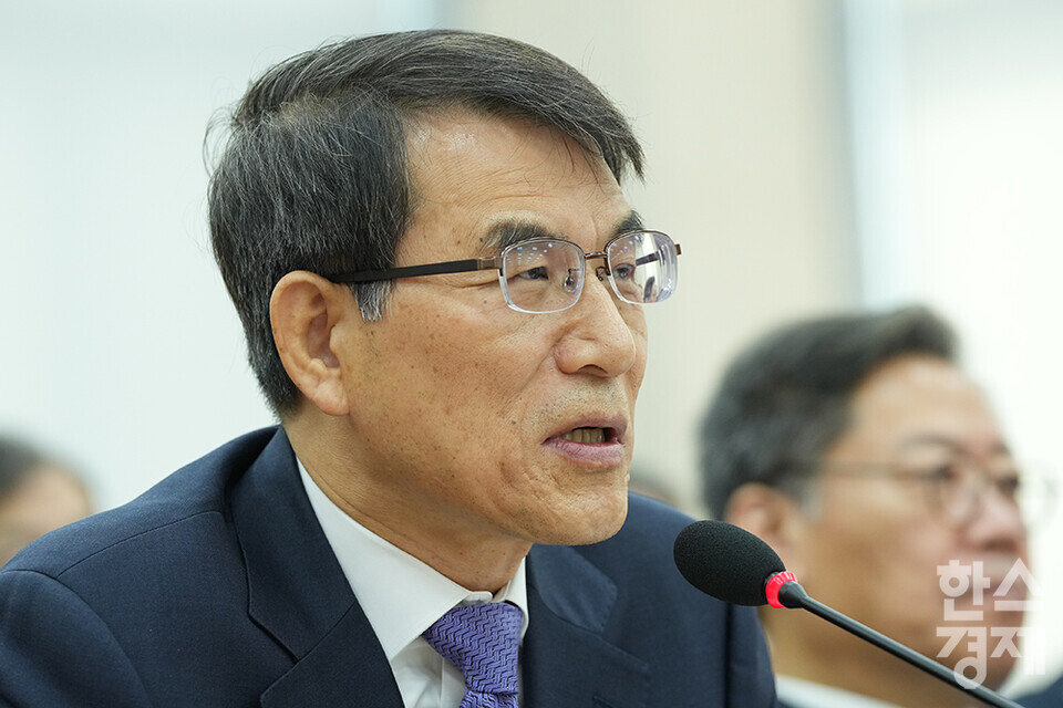 노태악 중앙선거관리위원장이 13일 서울 여의도 국회에서 열린 행정안전위원회의 중앙선거관리위원회, 진실·화해를위한과거사정리위원회, 소방청 등에 대한 국정감사에서 답변하고 있다. /최대성 기자 dpdaesung@sporbiz.co.kr 2023.10.13.