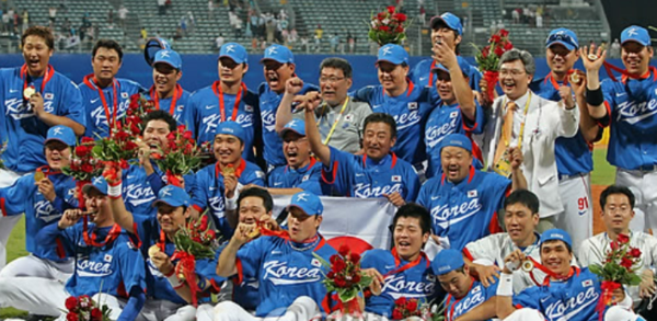 2008 베이징올림픽에서 야구 금메달을 딴 한국 야구 대표팀. /연합뉴스