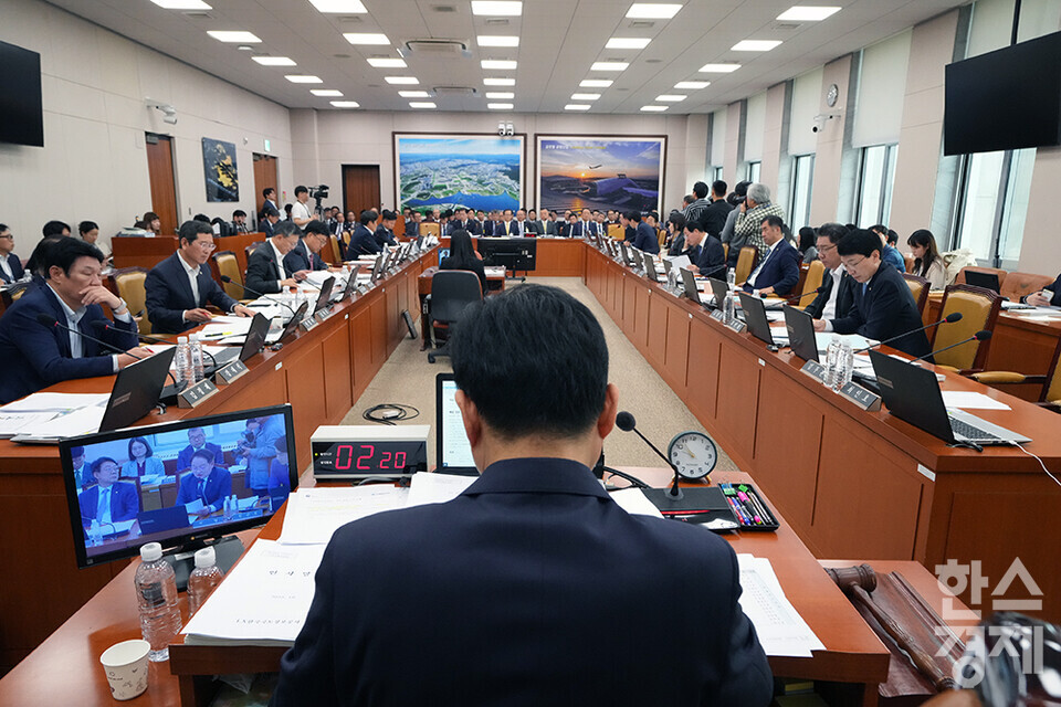 19일 오전 서울 여의도 국회에서 국토교통위원회 국정감사가 열리고 있다.  /최대성 기자 dpdaesung@sporbiz.co.kr 2023.10.19.