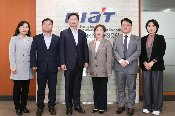 이상일 용인특례시장이 지난 23일 자치단체장 최초로 한국산업기술진흥원(이하 KIAT)을 방문했다./ 용인특례시 제공