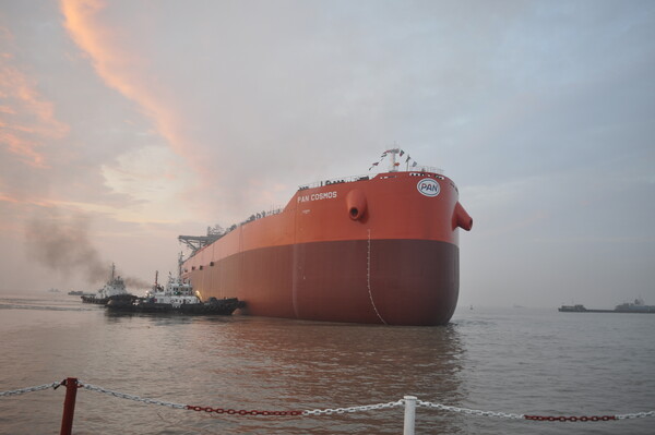 팬오션의 208K급 철광석 운반선 ‘PAN COSMOS’호