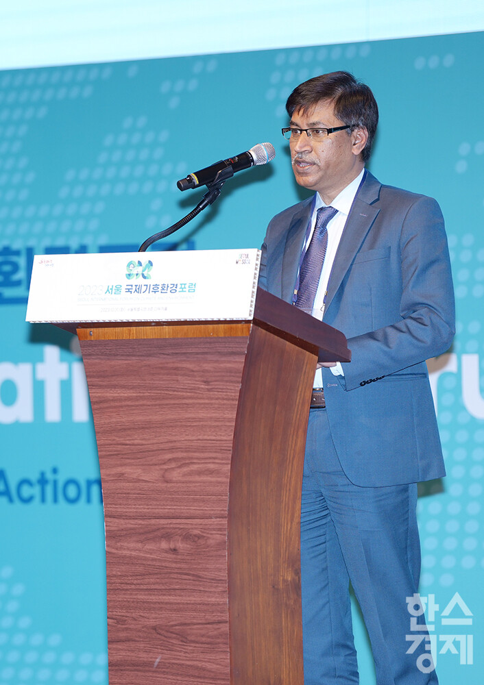 델와르 호세인 주한방글라데시 대사가 31일 오후 서울시청 다목적홀에서 열린 2023서울국제기후환경포럼에 참석해 축사를 하고 있다. /최대성 기자 dpdaesung@sporbiz.co.kr 2023.10.31.