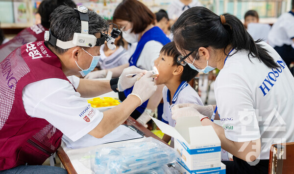 효성그룹은 10월 29일부터 11월 4일까지 베트남 지역주민을 위한 의료봉사단 ‘미소원정대’를 파견, 봉사활동을 진행하고 있다. / 효성그룹
