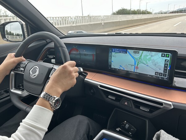 '토레스EVX' 스포츠 모드에서 시속 167km까지 속도를 낸 모습 / 김우정 기자