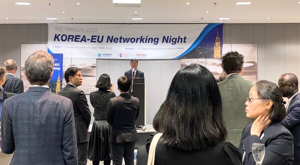 이재국 한국제약바이오협회 전무가 발표 중이다. /한국제약바이오협회 제공