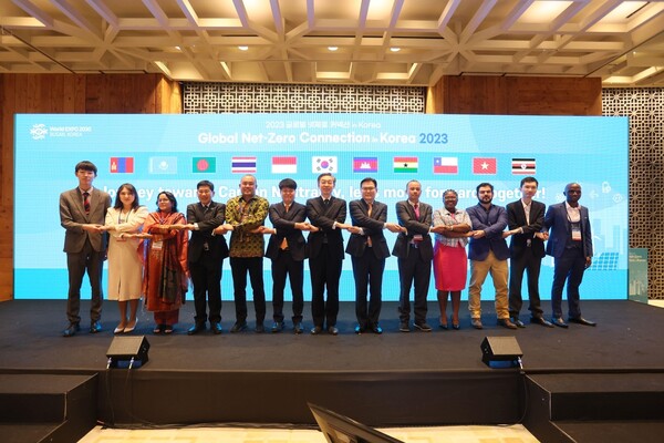 산업통상자원부와 대한무역투자진흥공사는 9일~10일 파크하얏트 부산 호텔에서 ‘글로벌 넷제로(Net-Zero) 커넥션 인 코리아’ 행사를 마련하고 10개 국가와 온실가스 감축을 위한 양자 협의를 진행했다고 10일 밝혔다. / 대한무역투자진흥공사