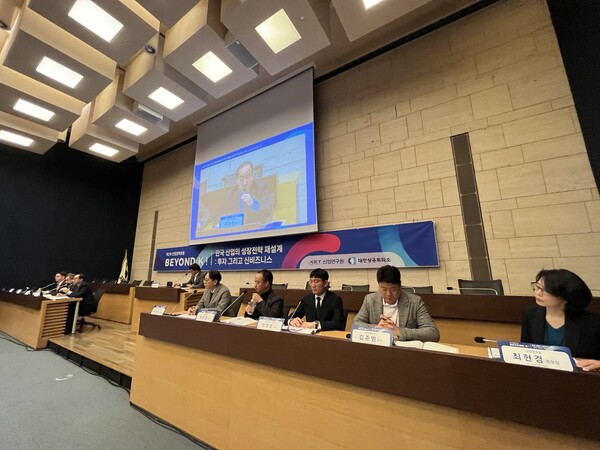 패널토론에 나선 구자현 대전과학산업진흥원장은 “첨단기술의 경우 기술개발에서 상업화까지 장기간 소요되고, 기술혁신의 역사를 봐도 공공자금(public funding)이 고위험을 감내하는 인내자본(patient capital)을 제공하는 데 핵심적인 역할을 수행했다”고 평가했다. / 한스경제