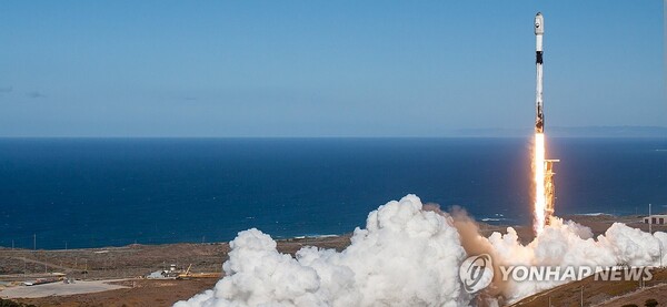 팰컨9에 실린 우리 정찰위성. /연합뉴스