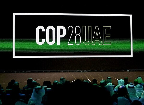 COP28가 당초 폐막일인 12일을 하루 넘겨 13일 폐막했다. / 연합뉴스. 