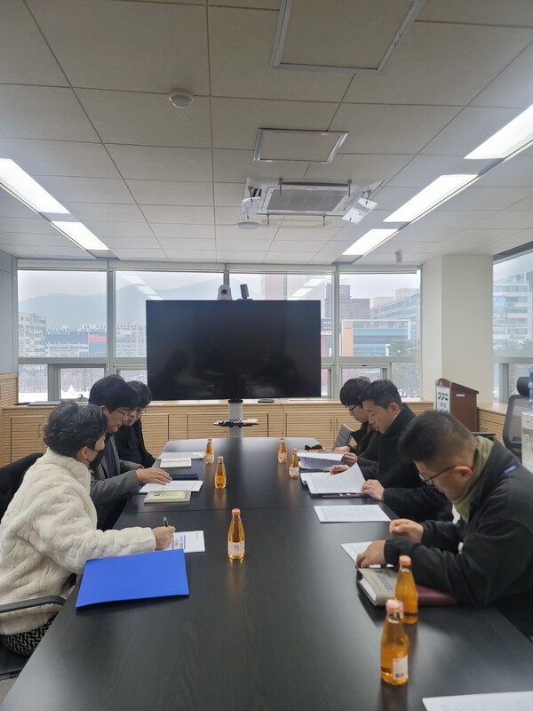 독립적 지위를 갖고 의회 의정활동 전반에 대한 부패행위, 청렴 대책 등에 대한 감사·평가·자문 역할을 수행할 ‘청렴 옴부즈만’ 도입도 검토한다./ 경기도의회 제공