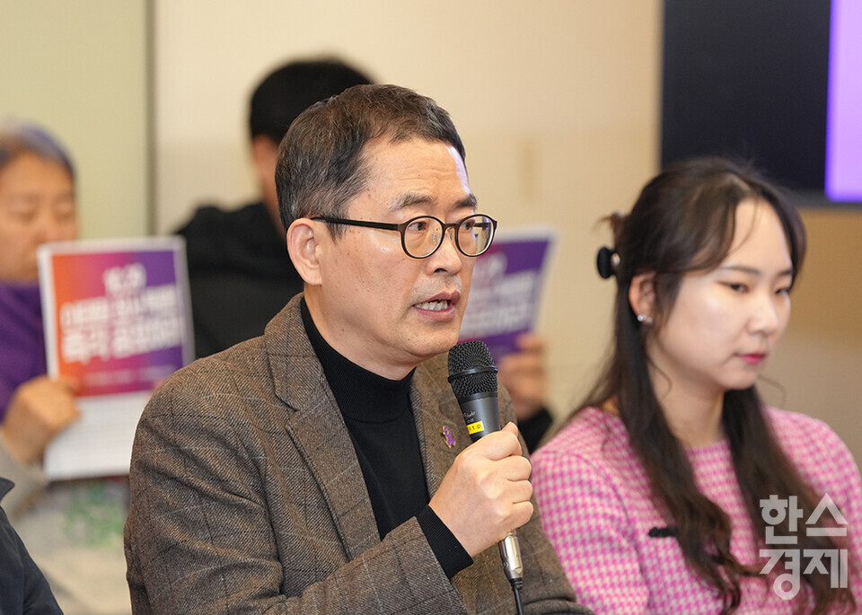 조인영 이태원 참사 시민대책회의 공동상황실장이 16일 오전 서울 정동 프란치스코 교육회관에서 열린 국회 본회의 통과 이태원 참사 진상규명 특별법 기자간담회에서 발언하고 있다. /최대성 기자 dpdaesung@sporbiz.co.kr 2024.01.16.