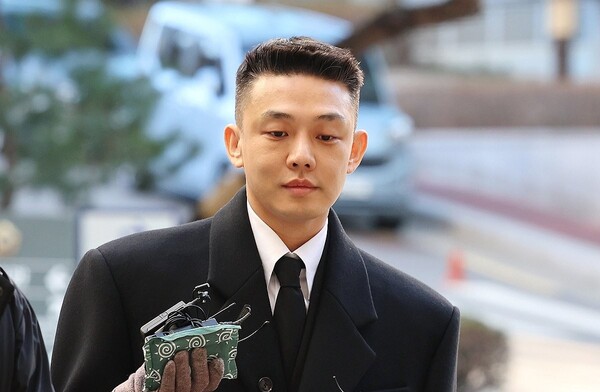 공판 출석하는 유아인 / 연합뉴스