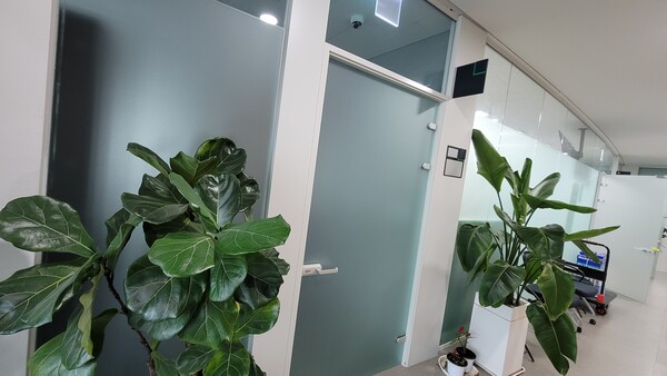 곽미숙 의원은 ‘대표의원 직무집행정지 가처분’ 인용 이후 대표의원으로써 직무를 수행할 수 없는 상황이 이어지고 있음에도 대표의원실을 차지하고 있다./ 김두일 기자