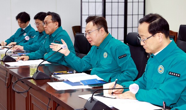 복지부, '의사 집단행동 중앙사고수습본부' 회의 개최 / 연합뉴스