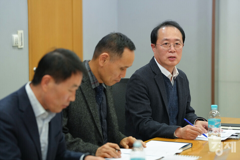 정주호 산업부·정경부·미디어전략본부 본부장이 15일 오전 서울 종로구 서머셋팰리스서울 호텔에서 열린 '시총 200대 기업 ESG 평가 자문위원단 정례 회의'에서 발언하고 있다. /최대성 기자 dpdaesung@sporbiz.co.kr 2024.02.15.