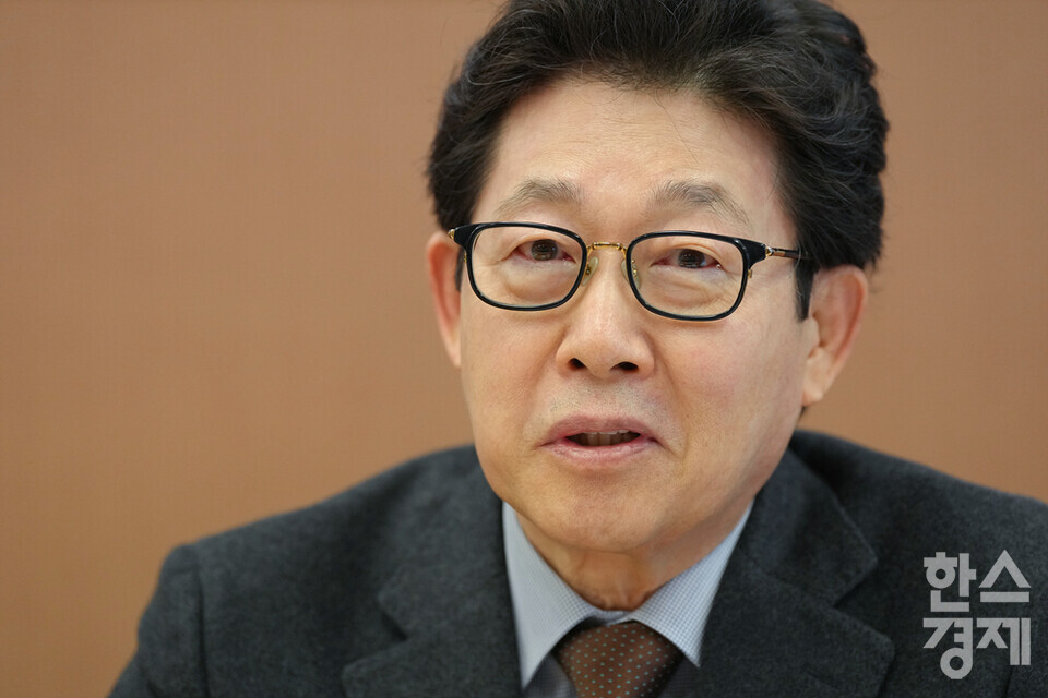 정순표 ESG행복경제연구소 이사장이 15일 오전 서울 종로구 서머셋팰리스서울 호텔에서 열린 '시총 200대 기업 ESG 평가 자문위원단 정례 회의'에서 발언하고 있다. /최대성 기자 dpdaesung@sporbiz.co.kr 2024.02.15.