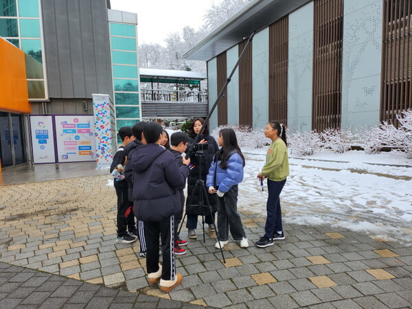 (재)화성시문화재단(대표이사 김신아) 화성미디어센터는 겨울방학을 맞아 '2024 초초영화캠프'를 지난 20일부터 24일까지 5일간 진행했다./ (재)화성시문화재단 제공