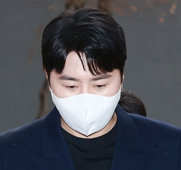 항소심에서 징역형을 구형받은 이루. /연합뉴스 제공