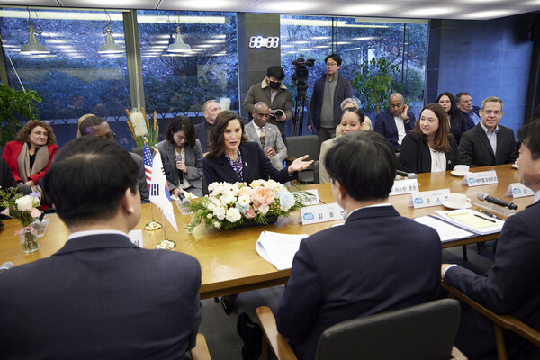 면담 후에는 미시간 주지사와 대표단, 주한 미국 대사, 주한 미국상공회의소 회장, 경기도의회 의장단, 경기도 기업 등도 만찬에 참여해 경기도와 미시간주의 협력 강화를 위한 화합의 시간을 가졌다./ 경기도 제공