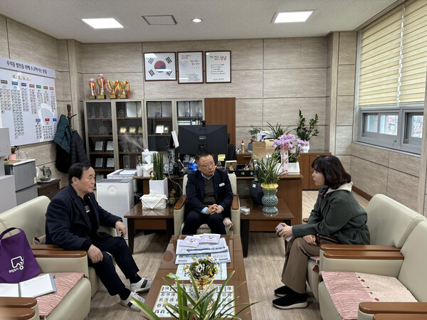 성남시(시장 신상진)는 시민옴부즈만 제도 홍보 및 고충 민원 상담을 위해 ‘찾아가는 시민옴부즈만’ 운영을 시작했다. 성남시 제공